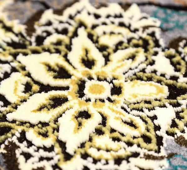 فرش 700 شانه دیبا طرح تندیس قهوه ای