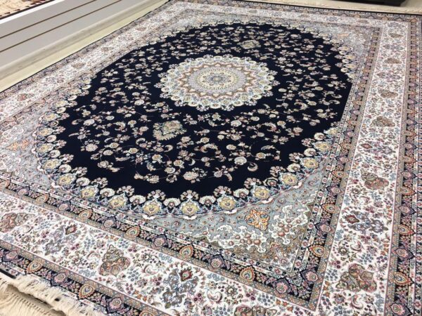 فرش شاهکار صفویه طرح سپاهان گل برجسته (هایبالک) زمینه مشکی