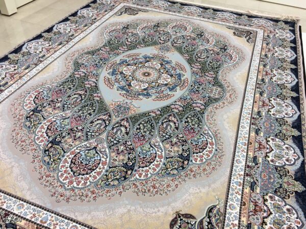 فرش شاهکار صفویه طرح باران گل برجسته (هایبالک) زمینه فیلی