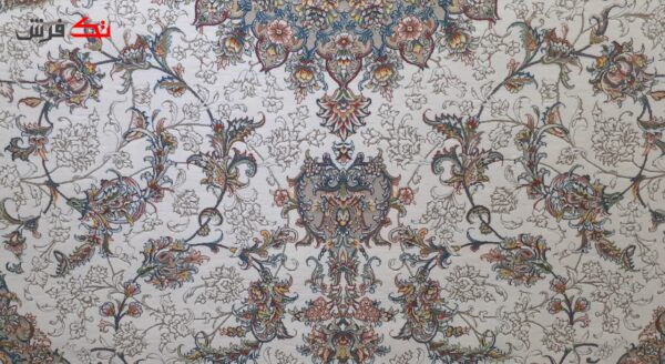 فرش طرح بهاره کرم 700 شانه تراکم 2550 گل برجسته
